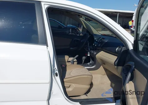 2009 Toyota Rav4 z USA, uszkodzony, nr VIN JTMZF33V99D006528